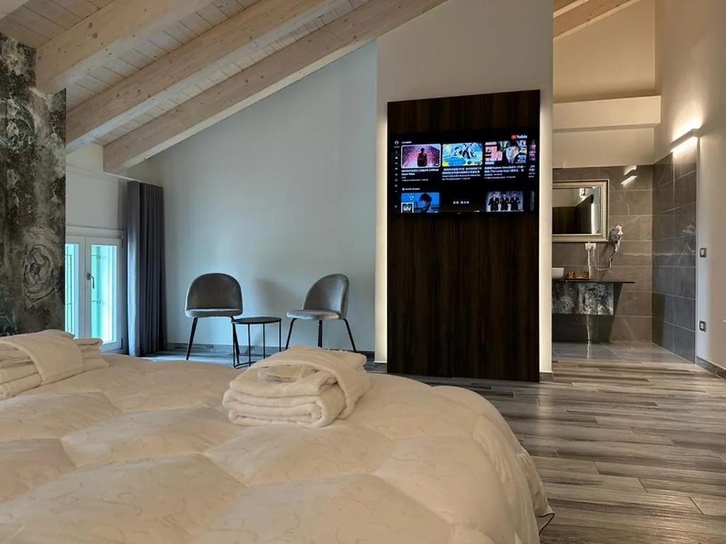 Welc-om Royal Garden luxury rooms — foto 7