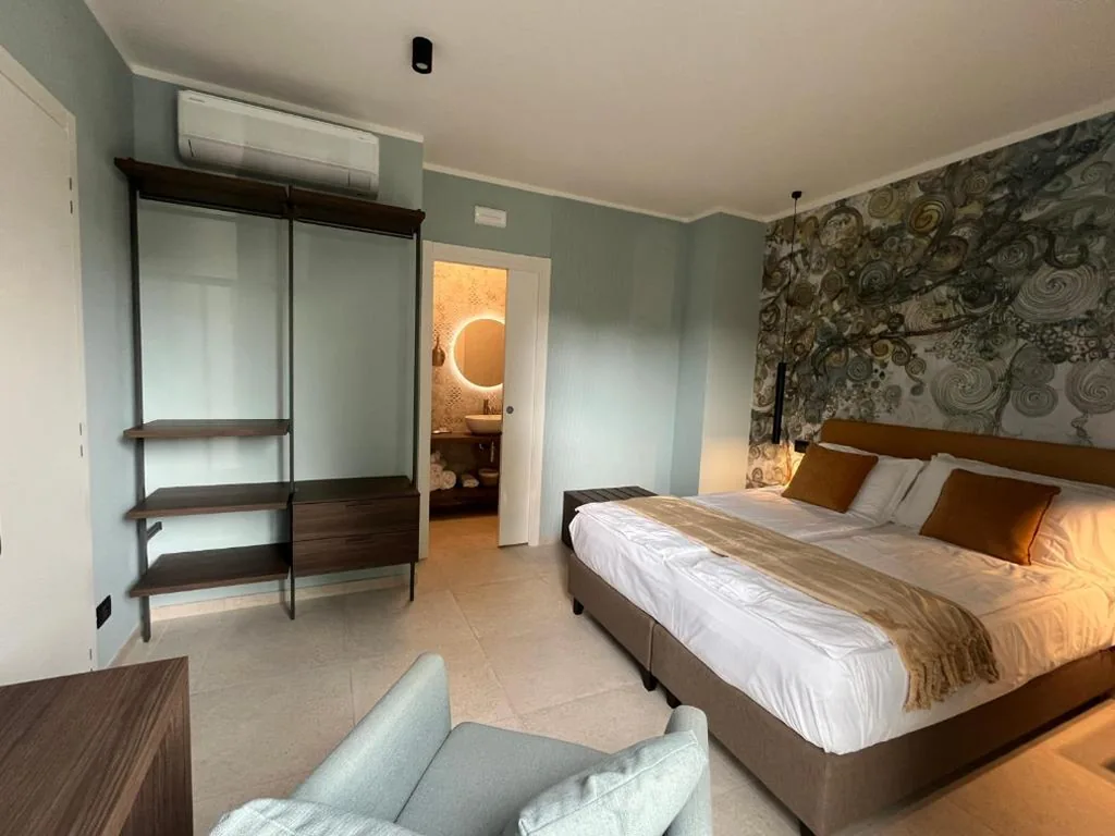 Zara Rooms