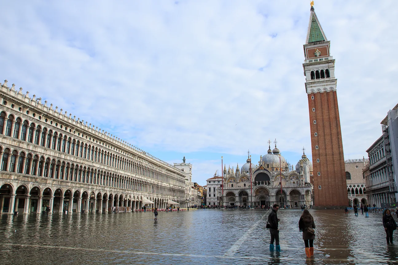 Piazza San Marco con la Basilica e il Campanile a Venezia