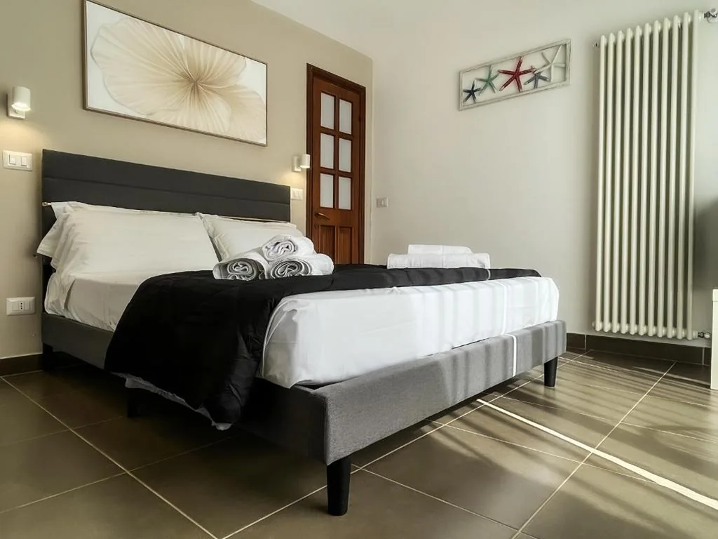 Vernazza Old Town Suites
