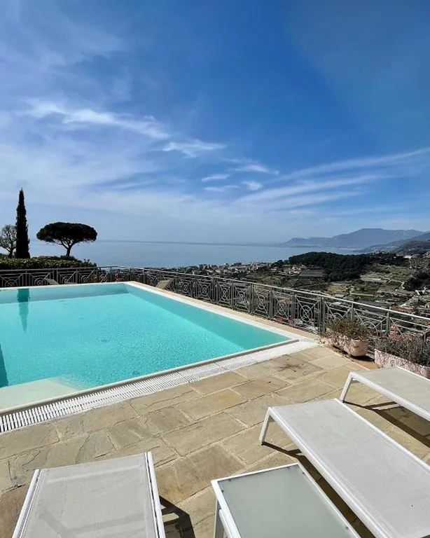 Villa Gaia – Luxury Villa, pool & wellness rooms