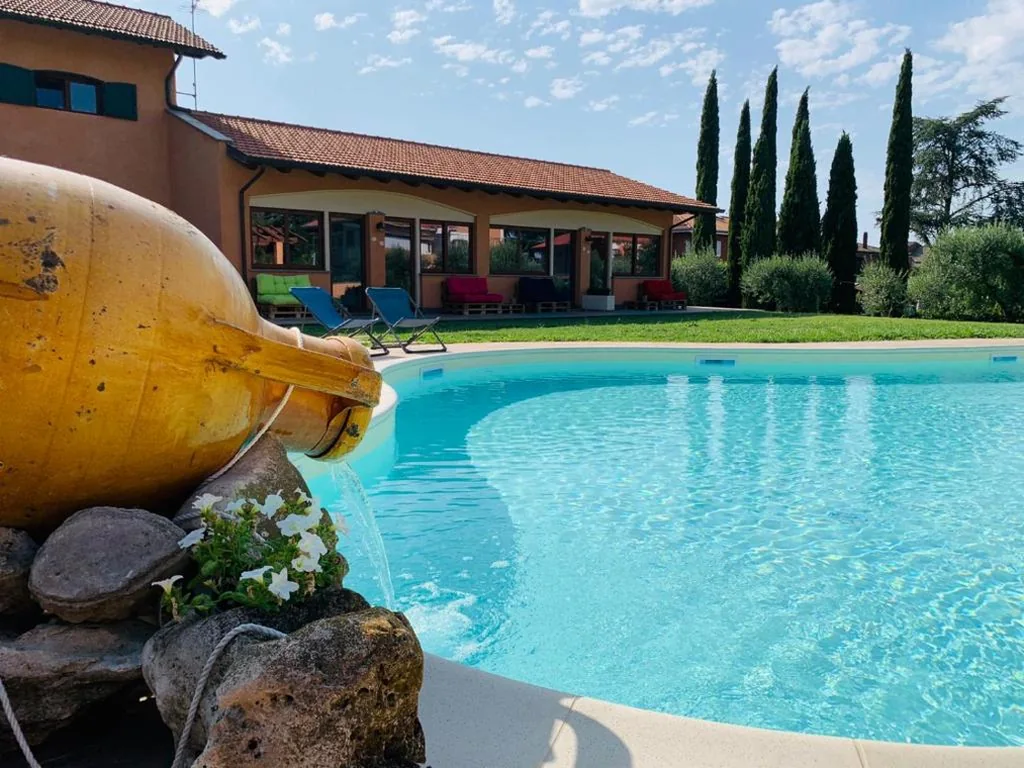 Villa Giuseppe Bernabei Guest House con piscina a Marino
