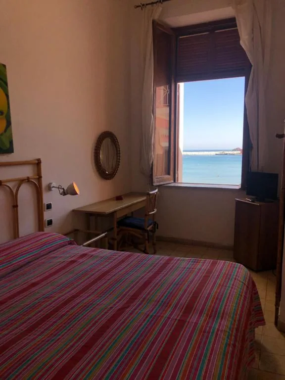 VisitPonza – Le Stanze Sulla Spiaggia — foto 6
