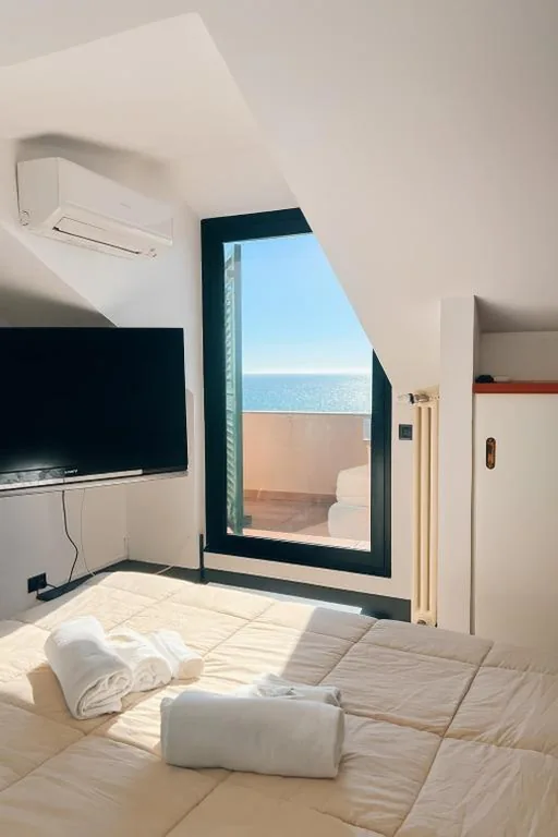 WELCOME RIVIERA – ATTICO SAN FAUSTINO 165 mq più 110 mq di terrazza- IN VILLA 700 ,VISTA MARE STREPITOSA-100 m dalla spiaggia-PARKING ESCLUSIVO