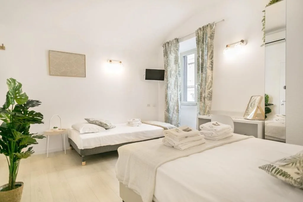 White Candia Guesthouse