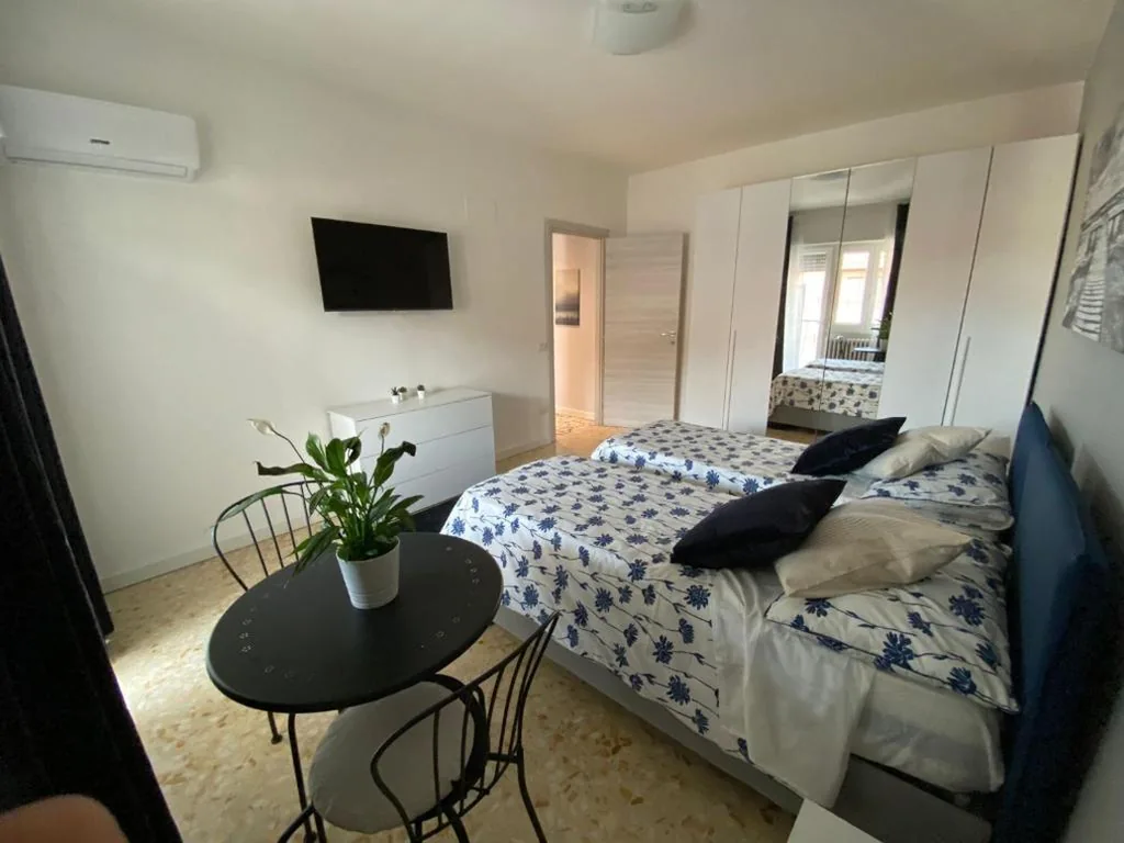 YTHA HOUSSE ROMA CENTRO
